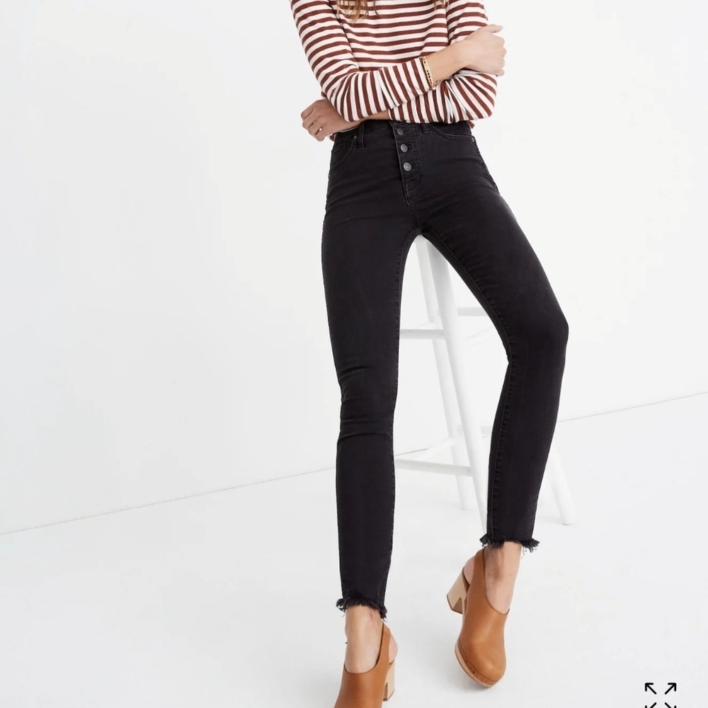 10" High-Rise Skinny Jeans in Berkeley Black: Button-Through Edition Sz 23